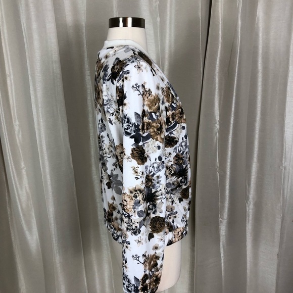 Floral zip up‎ - Picture 3 of 8
